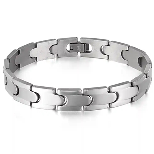 teräsrannekoru miehille