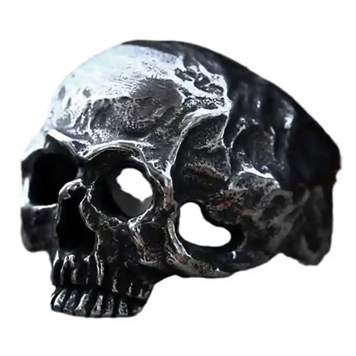 Nightfall Skull Bikerring tummasta teräksestä.