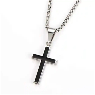 Nordic Faith – Ristiriipus kiiltävästä teräksestä