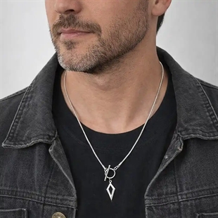 miesten kaulakoru