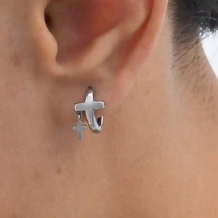 Miesten korvakoru ruostumattomasta teräksestä kaksoisristillä