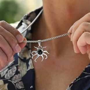 Miesten kaulakoru ruostumattomasta teräksestä mustekala-riipuksella