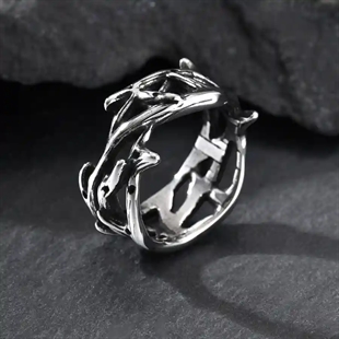 Miesten sormus oksidoidusta ruostumattomasta teräksestä